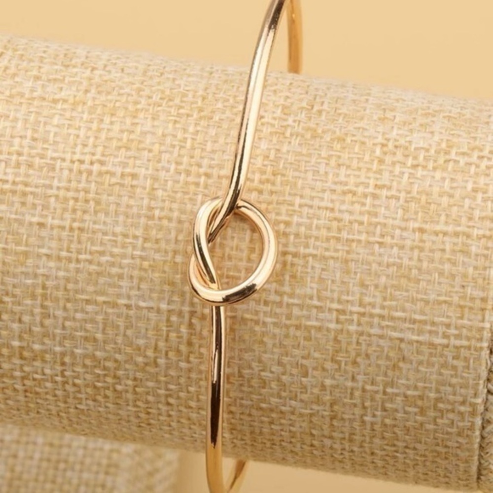 Knot Bangle Bracelet Gold